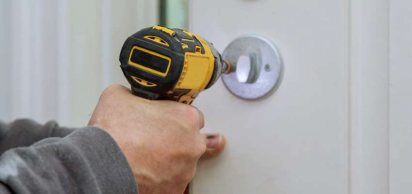 Street Locksmith For Smart Lock Repair in West Carson, CA